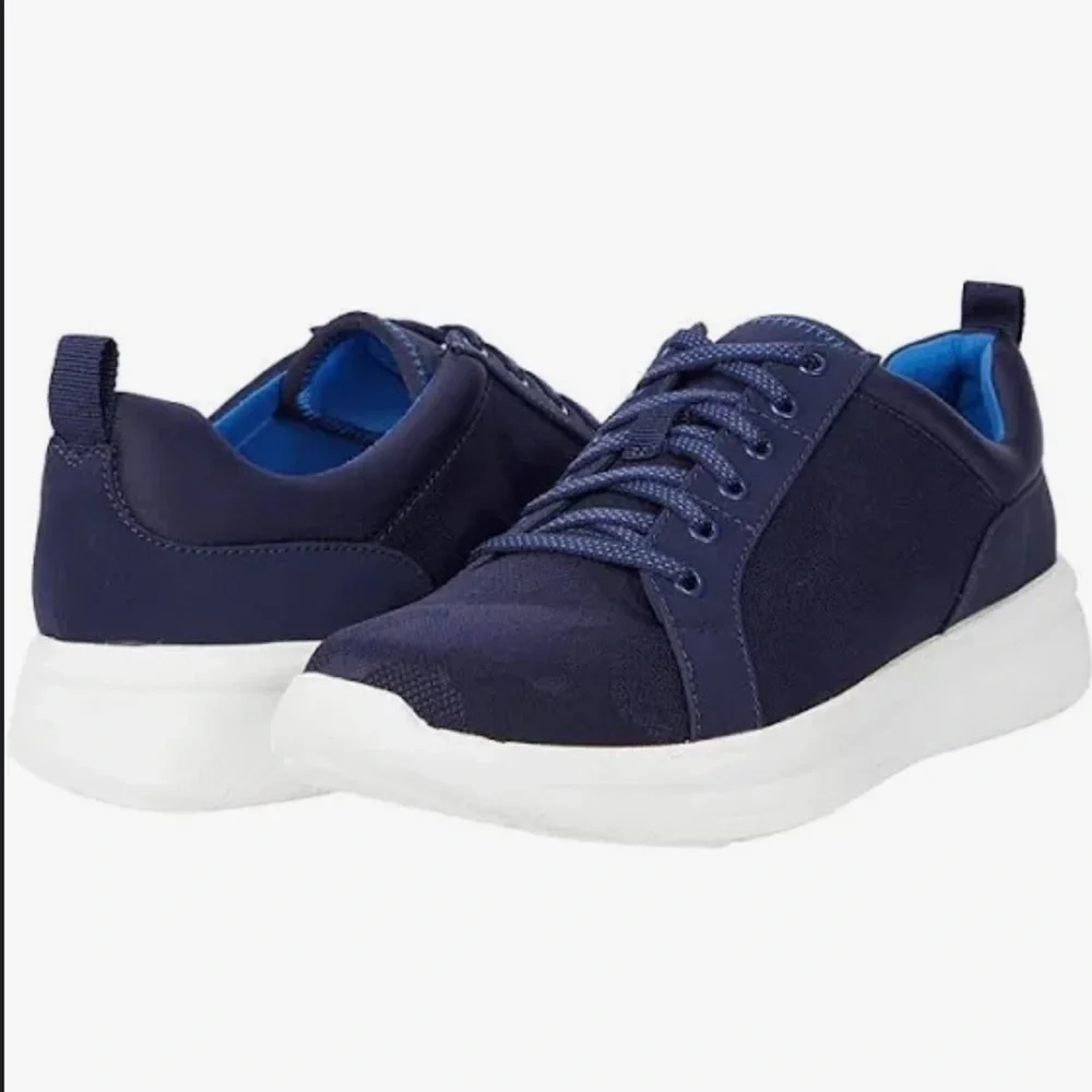 Clarks EZERA‎ cloud steppers lace up Dark Blue comfort shoes sneakers Sz 10 A